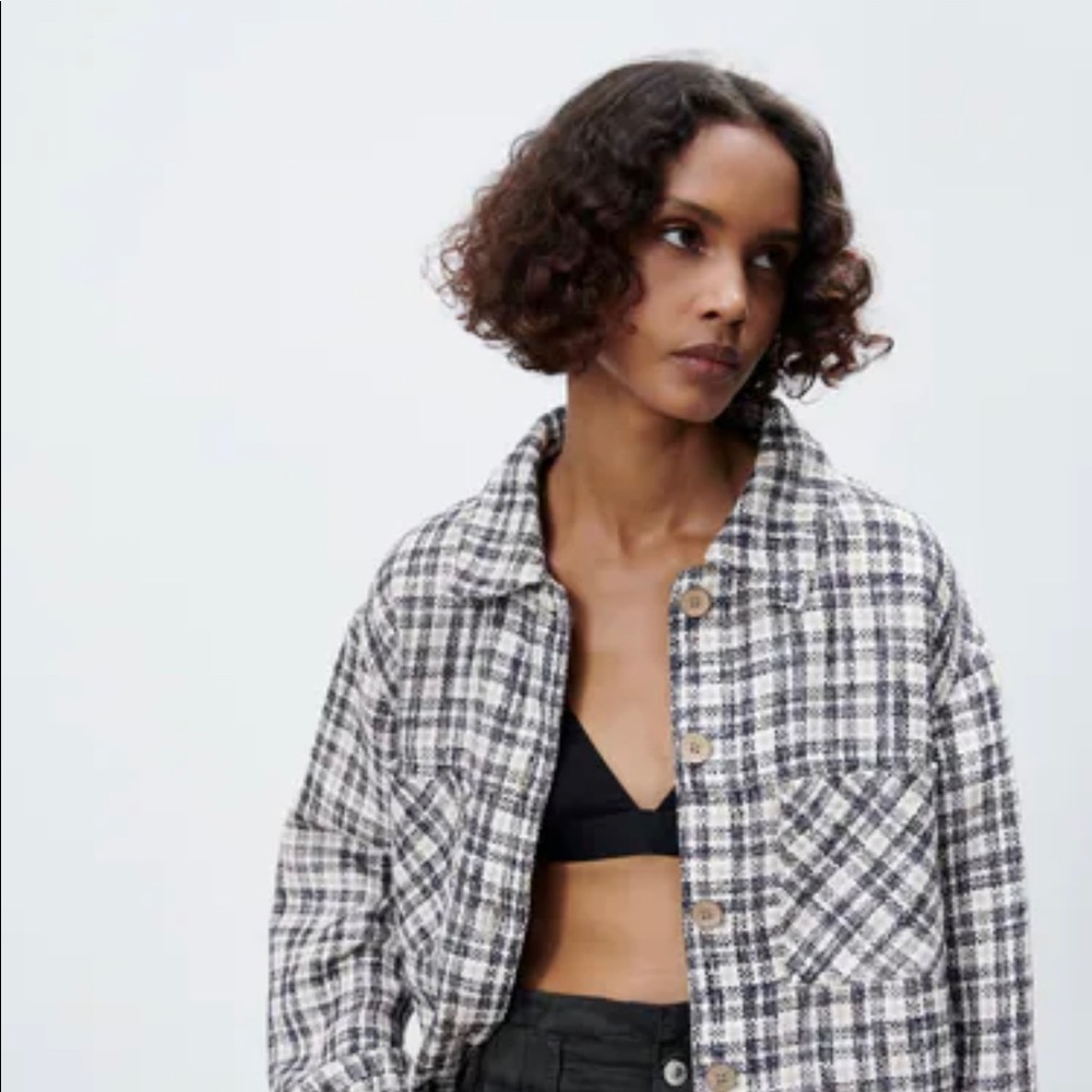 LAST CHANCE!! Zara Cropped Plaid Button Down